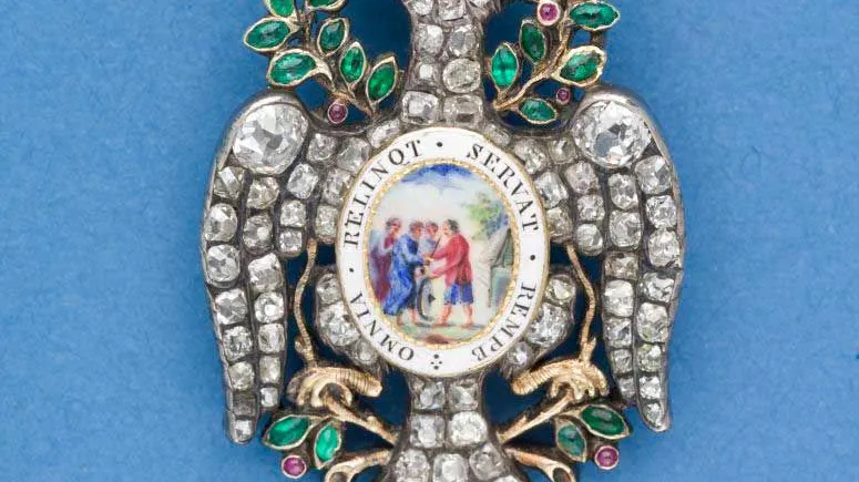 Photo of the Diamond Eagle medal